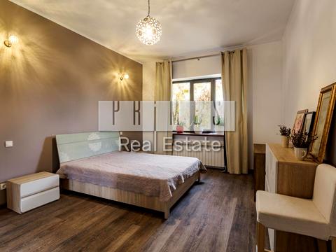 будинок за адресою Святкова вул.