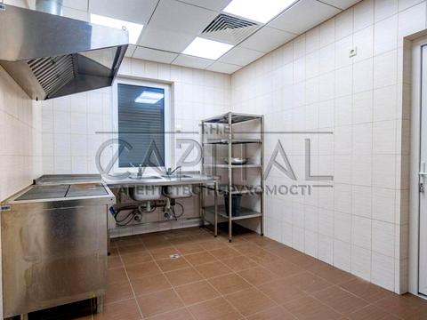комерційна за адресою Центральна вул., 49