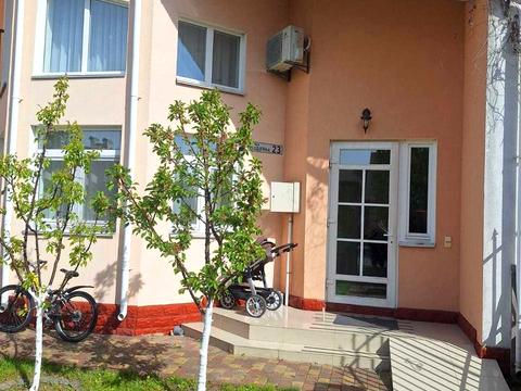 будинок за адресою Різдвяна