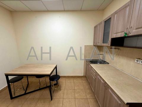 комерційна за адресою Велика Васильківська вул. (Червоноармійська), 1-3