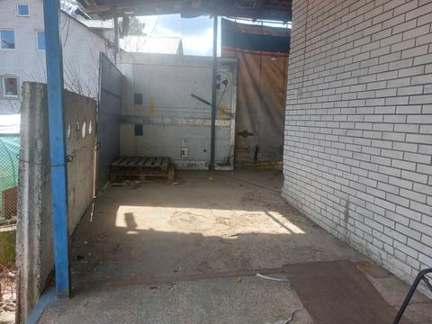 комерційна за адресою Радистів вул., 60