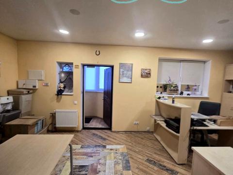 комерційна за адресою Щаслива вул., 38