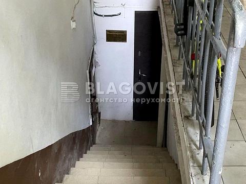 комерційна за адресою Євгена Чикаленка вул. (Пушкінська), 32-Б