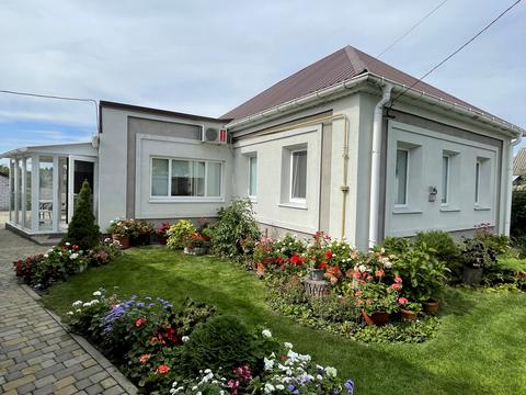 будинок за адресою Небесної сотні, 19