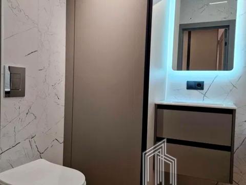 квартира за адресою Причальна вул., 10