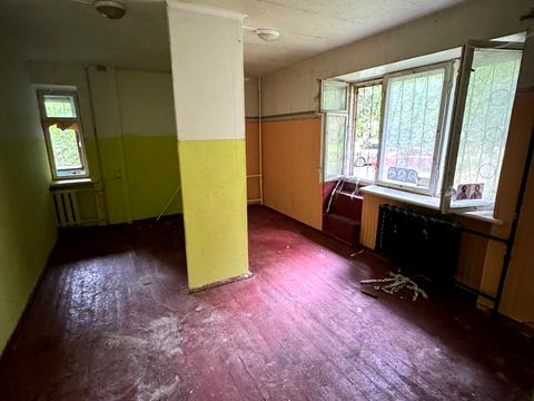 комерційна за адресою Дніпровська вул., 4