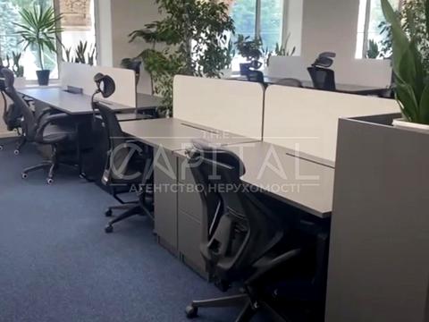 комерційна за адресою Васильківська вул., 110