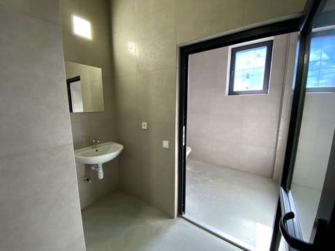 комерційна за адресою Городоцька вул., 300