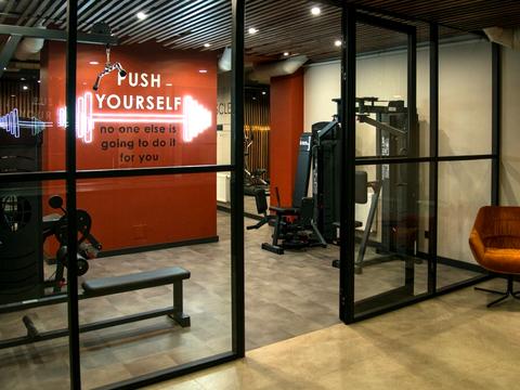 комерційна за адресою Саксаганського вул., 53/8