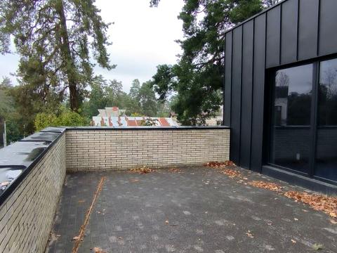 комерційна за адресою Університетська вул., 1-Ш