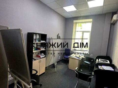коммерческая по адресу Владимирская ул., 11