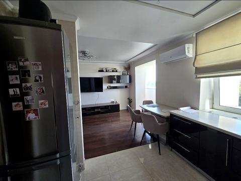 квартира за адресою Космонавтів просп., 79