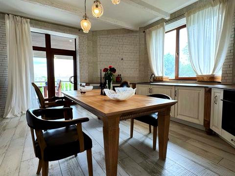 будинок за адресою Дніпрова, 31Б