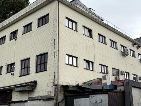 комерційна за адресою Вокзальна пл., 3