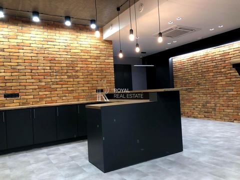 комерційна за адресою Павла Тичини просп., 18-Б
