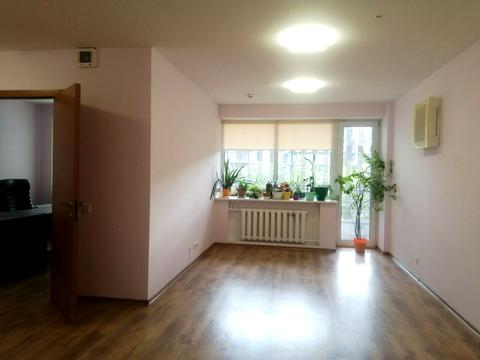 комерційна за адресою Ливарна вул., 6