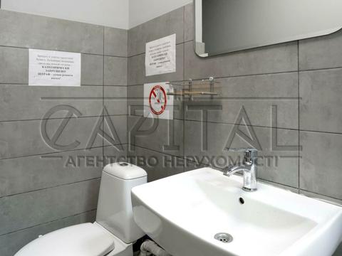 комерційна за адресою Велика Васильківська вул. (Червоноармійська), 72-А