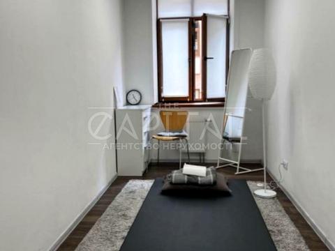 комерційна за адресою Верхній Вал вул., 10