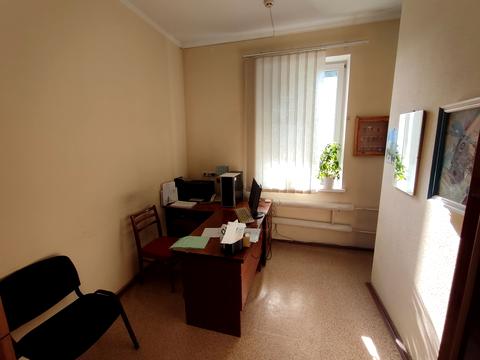 комерційна за адресою Пирогівський Шлях вул. (Червонопрапорна), 32