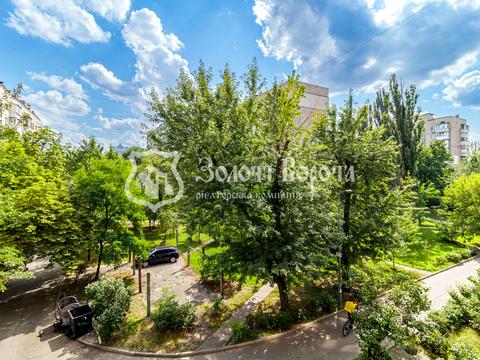 квартира за адресою Русанівський бульв., 4