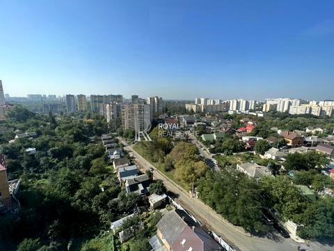 комерційна за адресою Валерія Лобановського просп. (Червонозоряний), 56