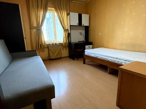 квартира за адресою Ревуцького вул., 18