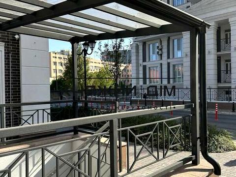 комерційна за адресою Михайла Максимовича вул. (Онуфрія Трутенка), 24
