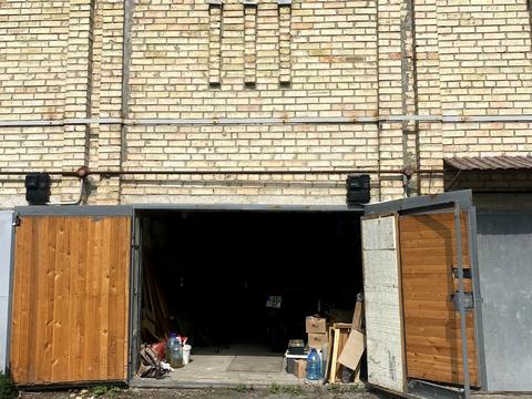 паркомісце за адресою Олександра Кониського вул., 64-68