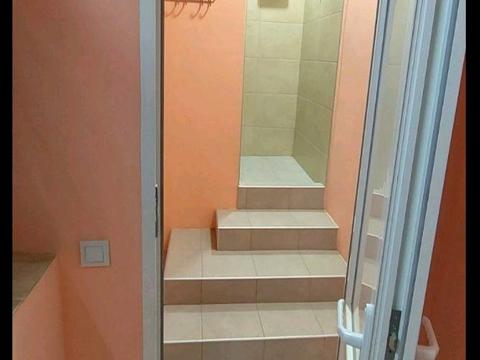 комерційна за адресою Аскольдівська вул., 1