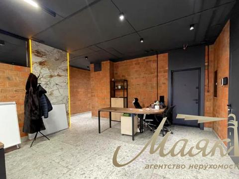 комерційна за адресою Джона Маккейна вул. (Івана Кудрі), 1