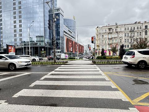 комерційна за адресою Басейна вул., 15