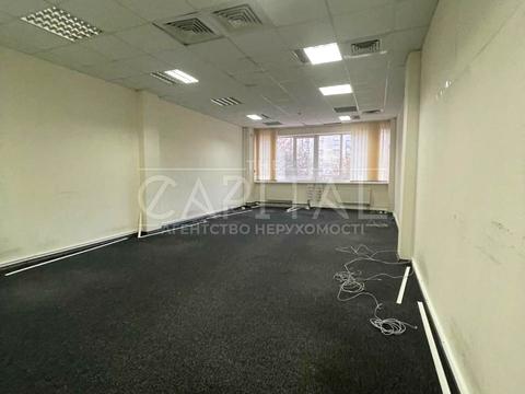 комерційна за адресою Польова вул., 24-Д