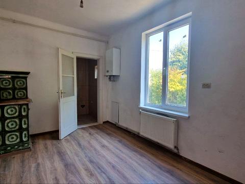 дом по адресу Біля центральної дороги