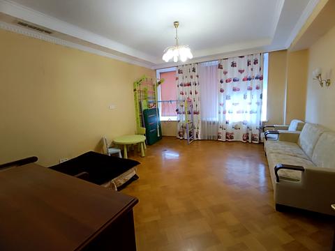 квартира за адресою Літературна вул., 1а