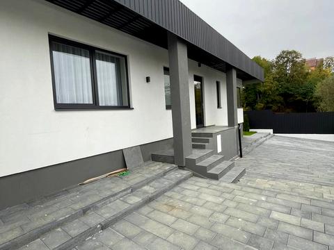 будинок за адресою Центральна