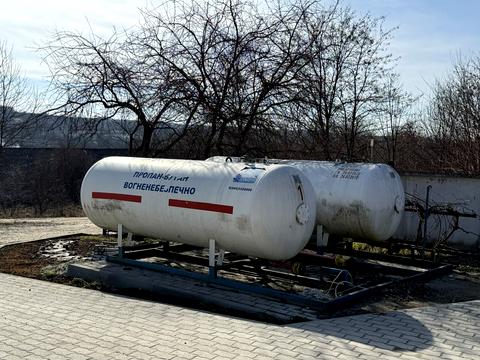 комерційна за адресою Грушевського вул., 63