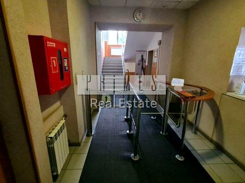 комерційна за адресою Миколи Василенка вул., 21