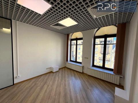 комерційна за адресою Басейна вул., 2а