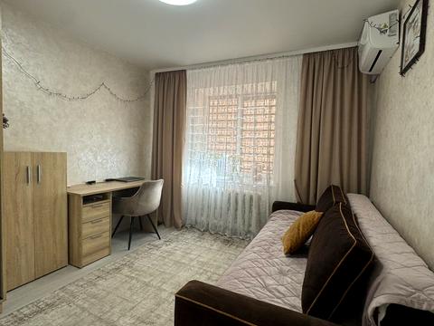 квартира за адресою Коновальця Євгена вул., 3
