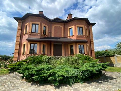 будинок за адресою Набережна, 12