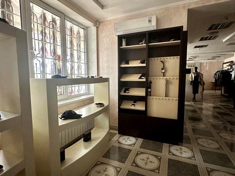 комерційна за адресою Робоча вул., 23в