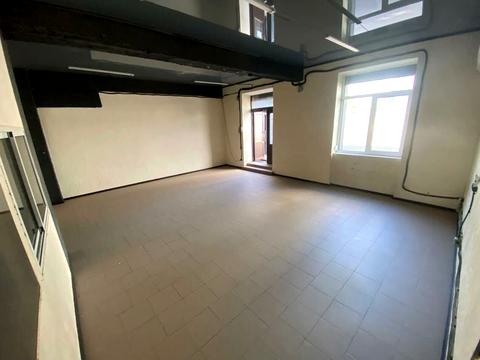 комерційна за адресою Бориспільська вул., 9