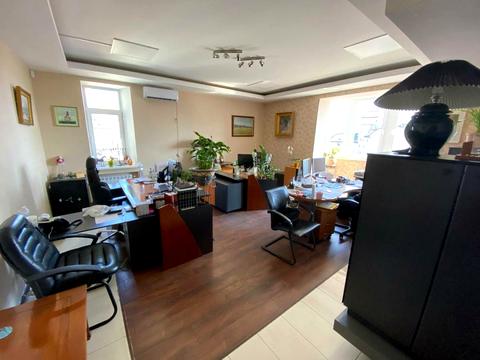 комерційна за адресою Дмитрівська вул., 52-Б