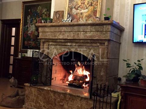 будинок за адресою Квітнева, 38