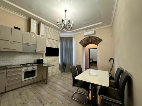 квартира за адресою Івана Франка вул., 104