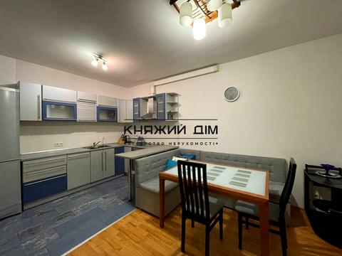 квартира за адресою Анни Ахматової вул., 47