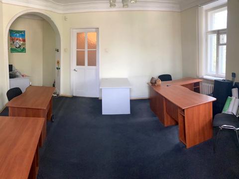 комерційна за адресою Тарасівська вул., 42