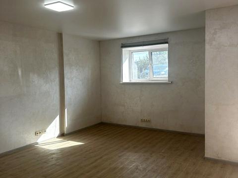 комерційна за адресою Фельдмана вул., 1/2