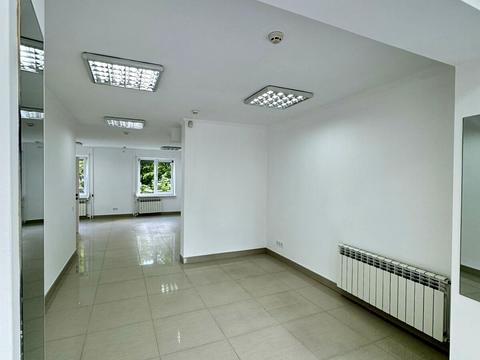 комерційна за адресою Сихівська вул., 4