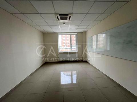 комерційна за адресою Київ, Лесі Українки бульв., 30-Б